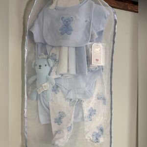 Rock a Bye Baby Boutique baby blue 10 piece hanging gift set.